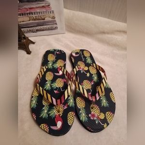 Vera Bradley flip flops